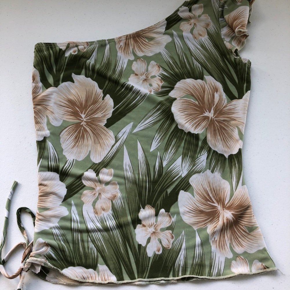 One shoulder floral top